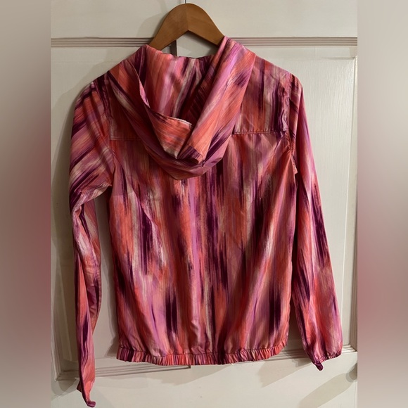 Wind Breaker - Picture 3 of 4